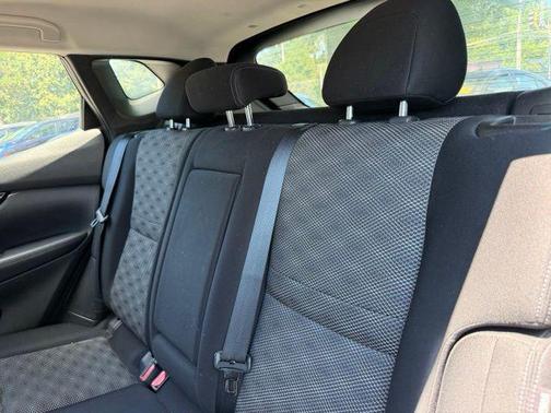 Gun Metallic 2020 Nissan Rogue Sport SV