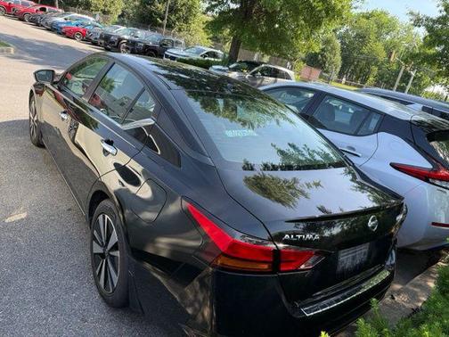 Super Black 2021 Nissan Altima 2.5 SV