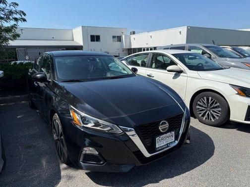 Super Black 2021 Nissan Altima 2.5 SV
