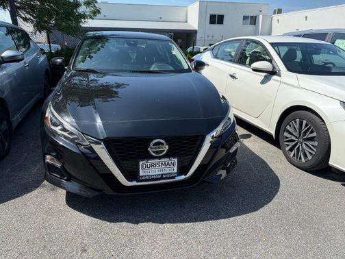 Super Black 2021 Nissan Altima 2.5 SV