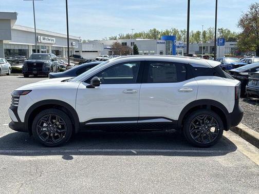 Aspen White Tricoat 2026 Nissan Kicks SR