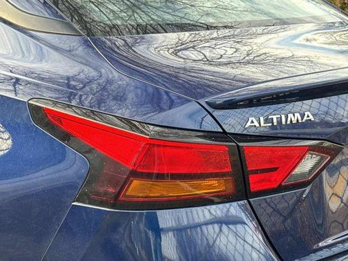 2021 Nissan Altima SR FWD