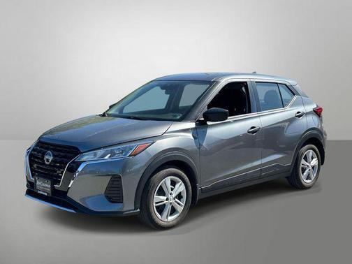 Gun Metallic 2023 Nissan Kicks S