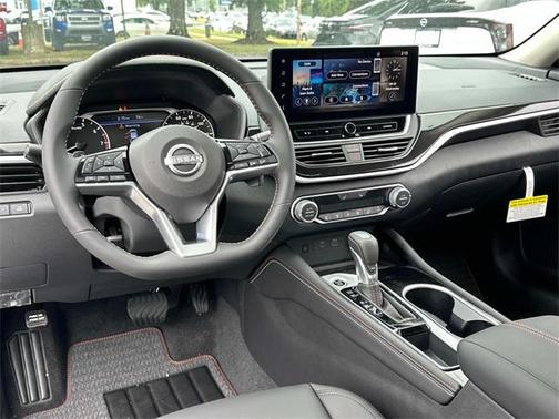 2025 Nissan Altima SR FWD
