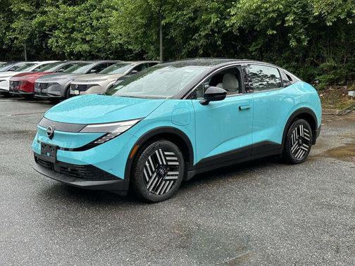 Seabreeze Blue Pearl/Black 2026 Nissan Leaf SV+