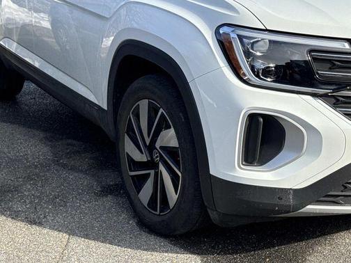 2024 Volkswagen Atlas 2.0T SE w/Technology 4MOTION