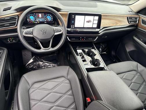 2024 Volkswagen Atlas 2.0T SE w/Technology 4MOTION