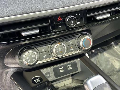 Canyon Bronze Metallic 2025 Nissan Kicks SV