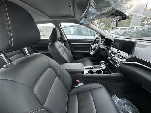 2025 Nissan Altima SR FWD