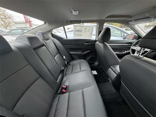 2025 Nissan Altima SR FWD