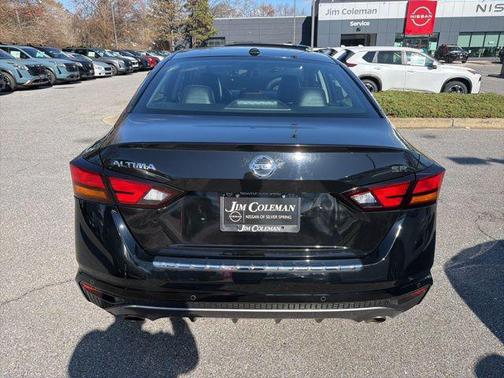 2022 Nissan Altima SR FWD