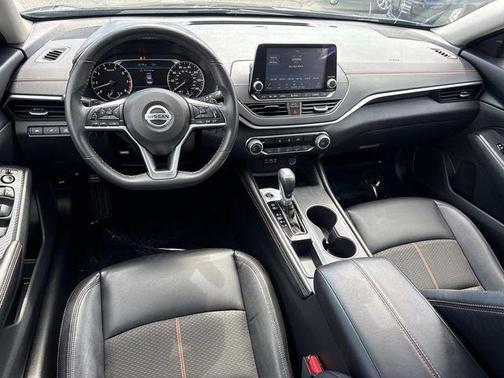 2022 Nissan Altima SR FWD