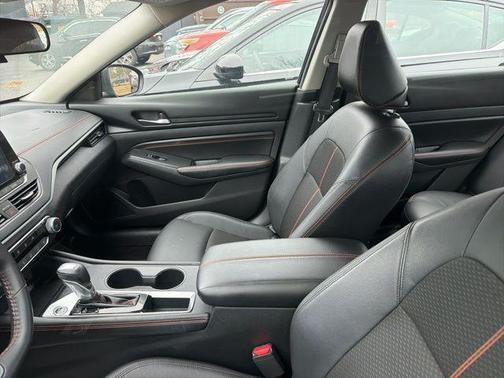 2022 Nissan Altima SR FWD