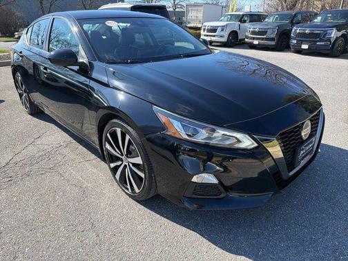 2022 Nissan Altima SR FWD