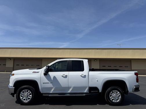 Summit White 2023 Chevrolet Silverado 2500 LT