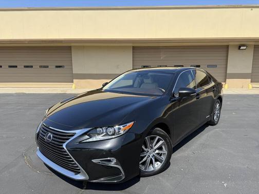 2017 Lexus ES 300h Base