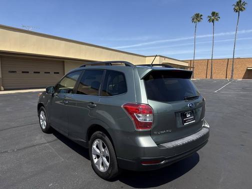 Jasmine Green Metallic 2015 Subaru Forester 2.5i Limited