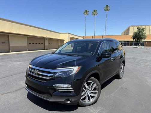Crystal Black Pearl 2017 Honda Pilot Elite