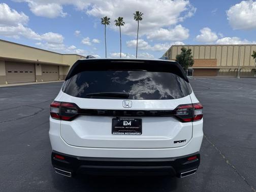 Platinum White Pearl 2024 Honda Pilot Sport