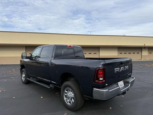 2025 RAM 2500 Tradesman Crew Cab 4x4 6'4' Box
