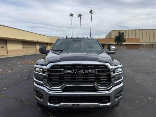 2025 RAM 2500 Tradesman Crew Cab 4x4 6'4' Box