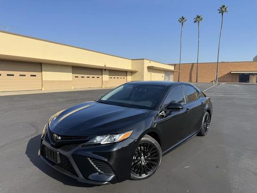 2020 Toyota Camry SE