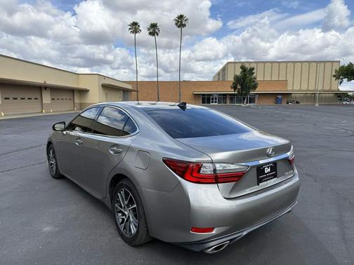 Atomic Silver 2017 Lexus ES 350 Base