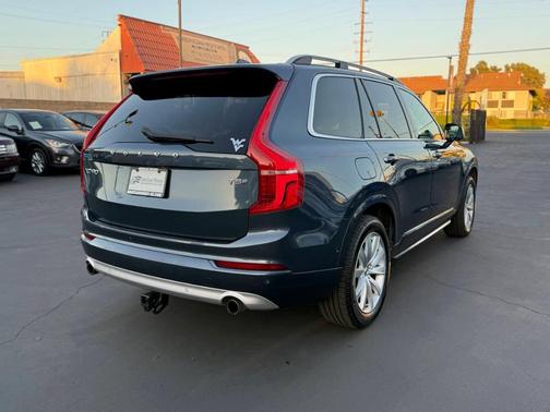 2018 Volvo XC90 T5 Momentum