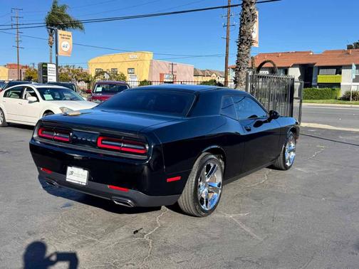 2016 Dodge Challenger SXT