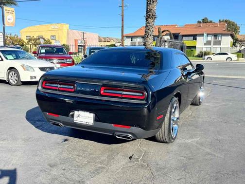 2016 Dodge Challenger SXT