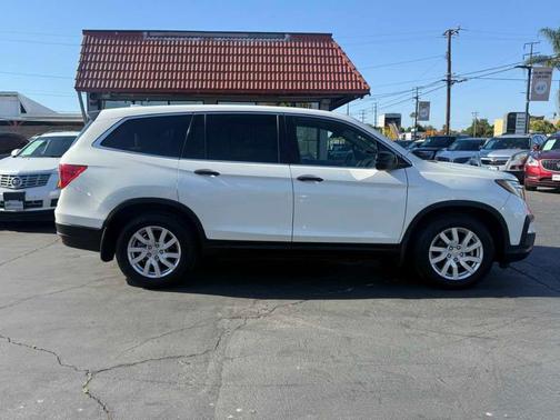 White Diamond Pearl 2019 Honda Pilot LX