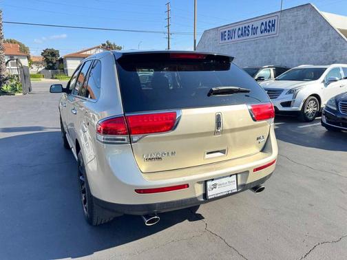 2011 Lincoln MKX Base