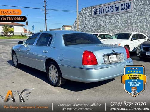 2011 Lincoln Town Car Signature Limited
