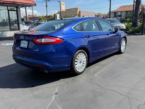 2016 Ford Fusion Hybrid SE