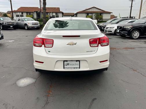 Iridescent Pearl Tricoat 2016 Chevrolet Malibu Limited LT