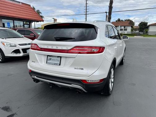 White Platinum Tri-Coat Metallic 2015 Lincoln MKC Base