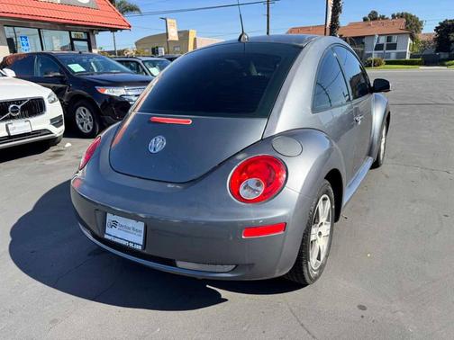 2006 Volkswagen New Beetle 2.5