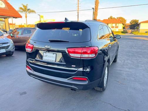 2016 Kia Sorento LX