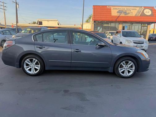 2011 Nissan Altima 3.5 SR