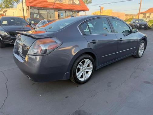2011 Nissan Altima 3.5 SR