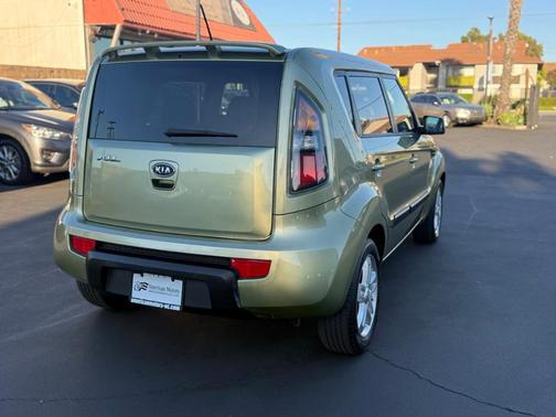 2011 Kia Soul +