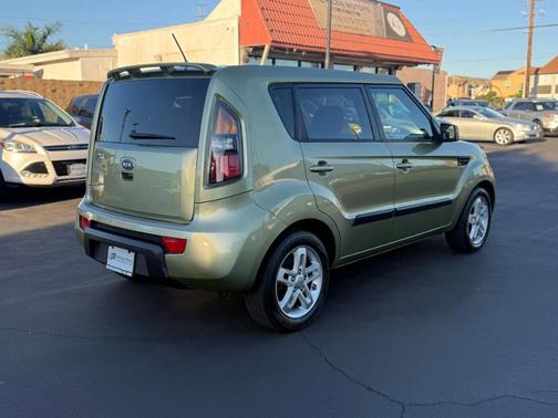 2011 Kia Soul +