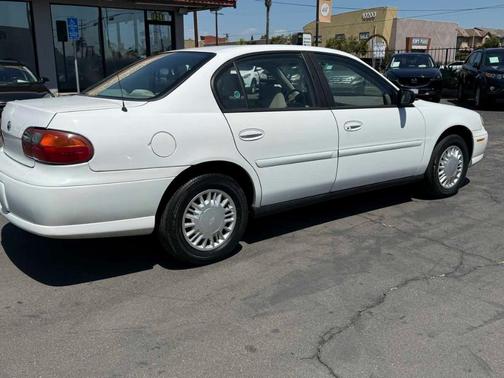 2004 Chevrolet Classic Base