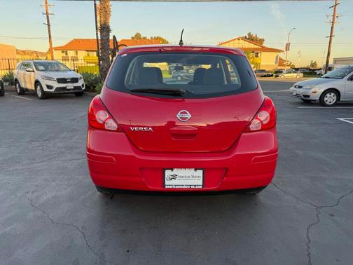 2012 Nissan Versa 1.8 S