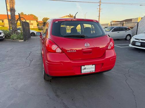 2012 Nissan Versa 1.8 S