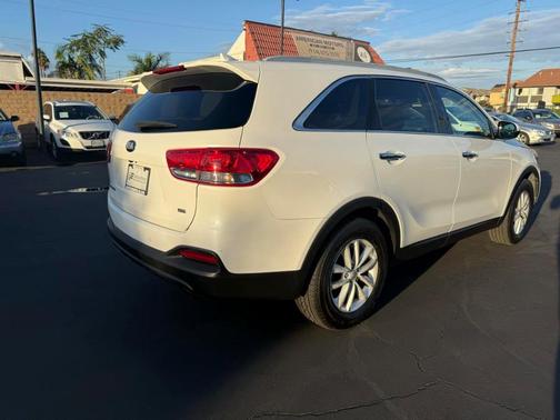 2016 Kia Sorento LX
