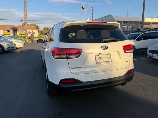 2016 Kia Sorento LX