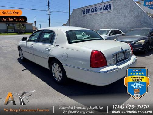 2005 Lincoln Town Car Signature Limited
