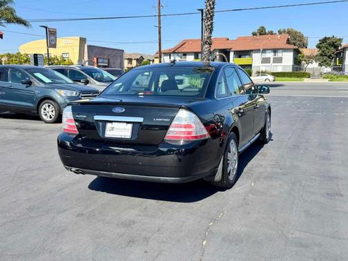 Black 2008 Ford Taurus Limited