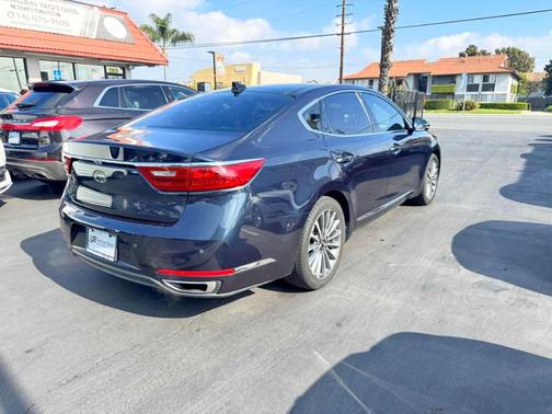 2017 Kia Cadenza Premium